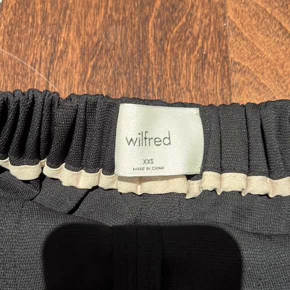 ARITZIA Wilfred Boissier Shorts BNWT Black size XXS - Picture 3 of 4